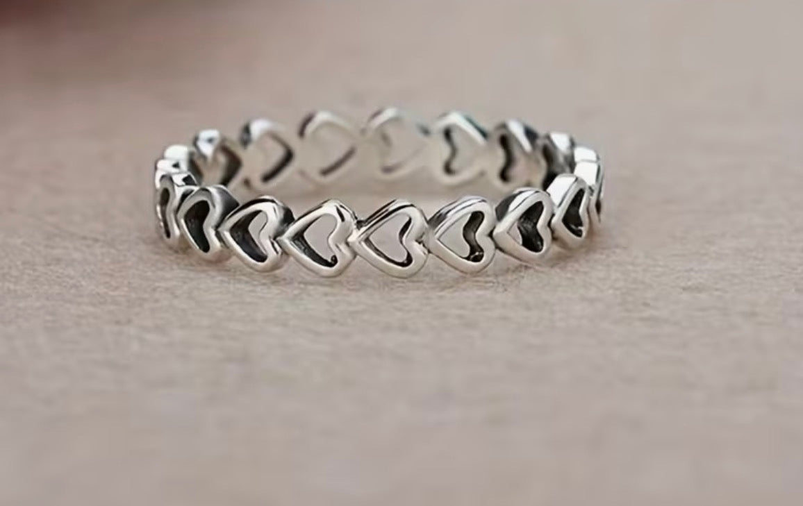 Corazoncitos ring