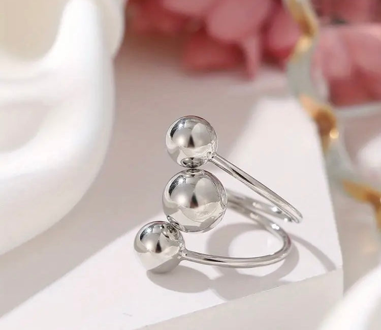 Chunky ball ring