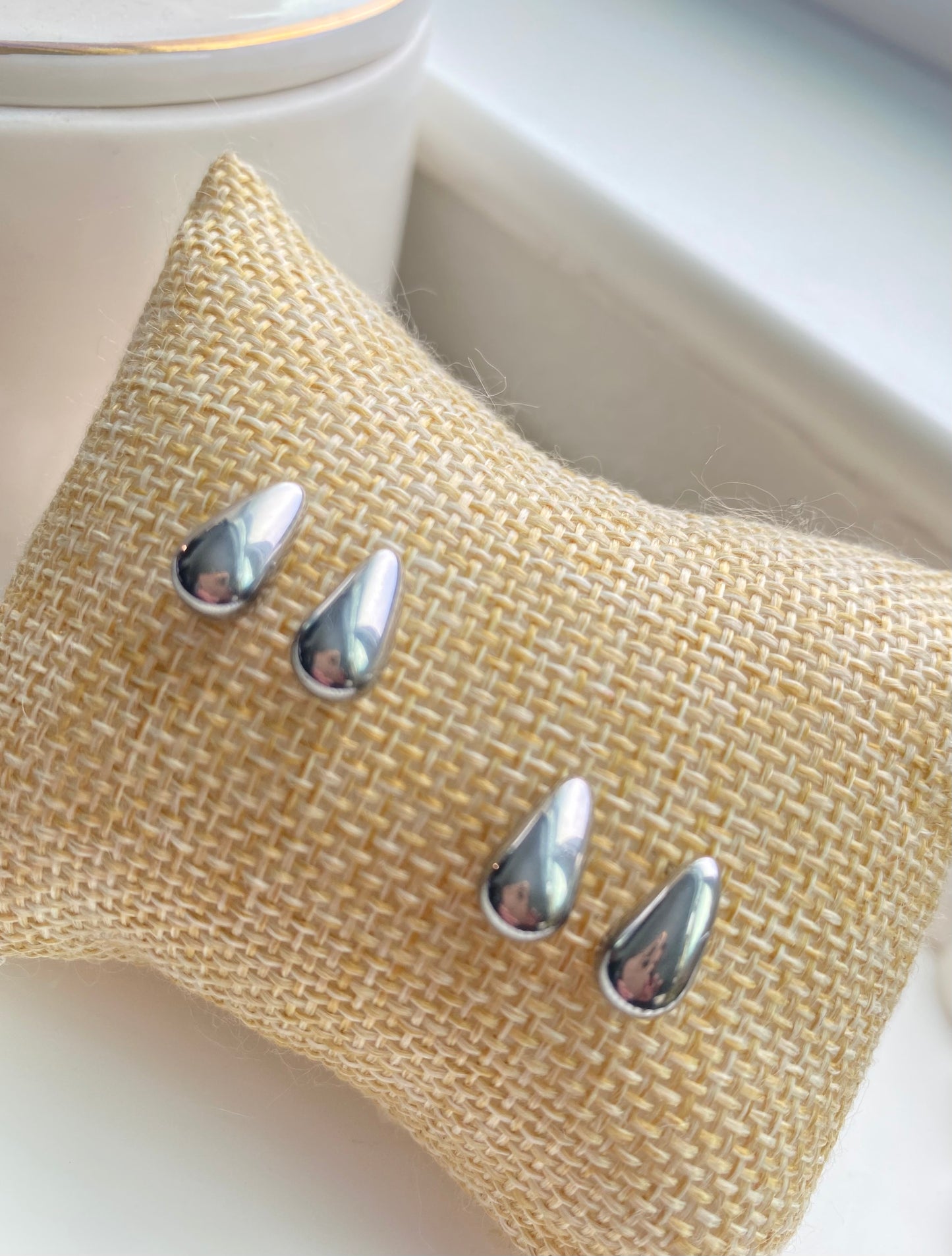 Mini drops earrings