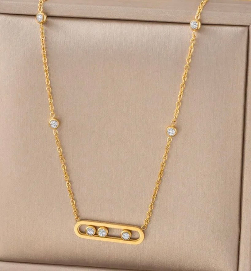 Side to side necklace