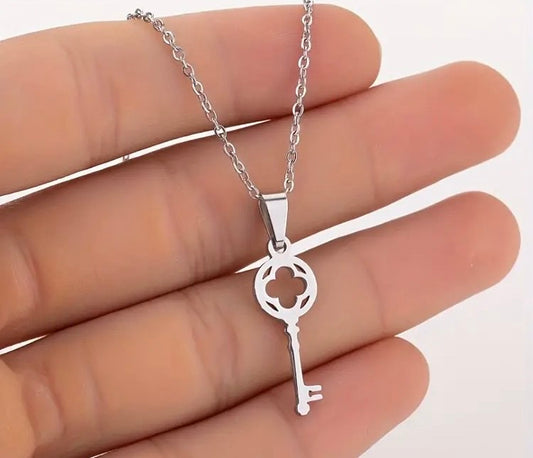 Key necklace (silver)